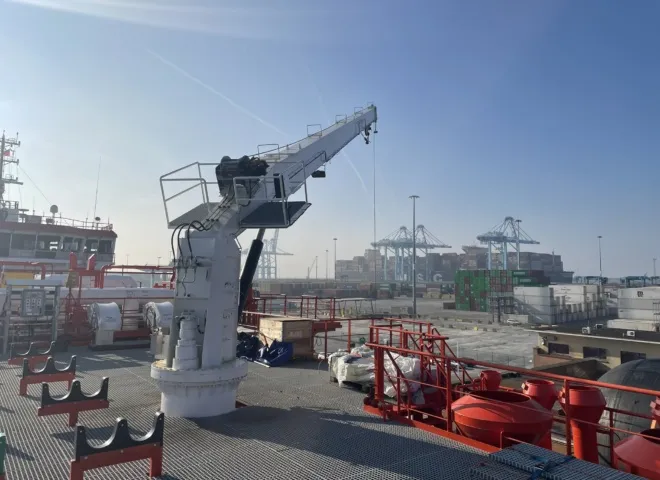 kraan verladingssysteem voor LNG gebouwd bij Delmeco Projecten in Goes