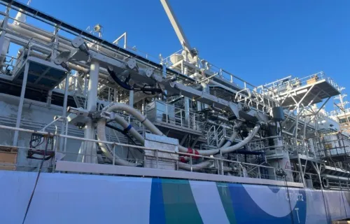 LNG verlading op schip in ruststand gebouwd door Delmeco Projecten in Goes