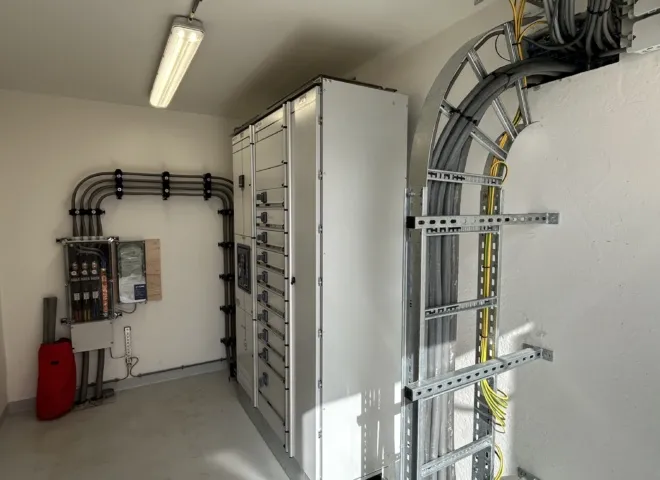 Laagspanningsstation Vesta Terminals Flushing binnenzijde vervangen door Delmeco