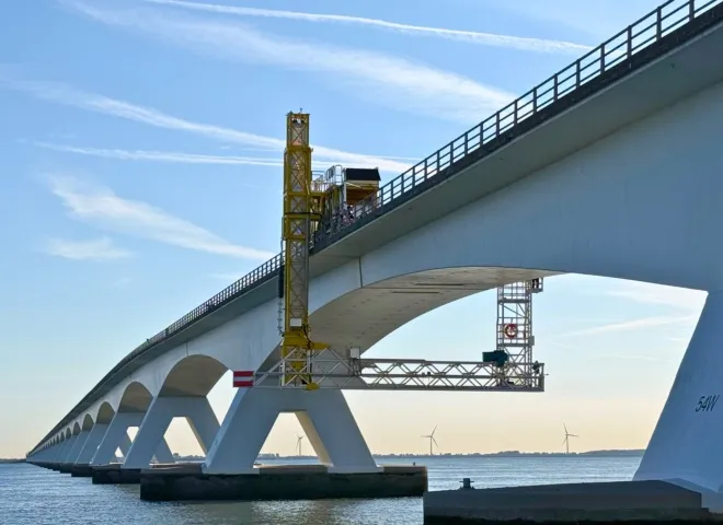 Laagwerker Oost Zeelandbrug gebouwd door Delmeco in Goes in opdracht van Provincie Zeeland