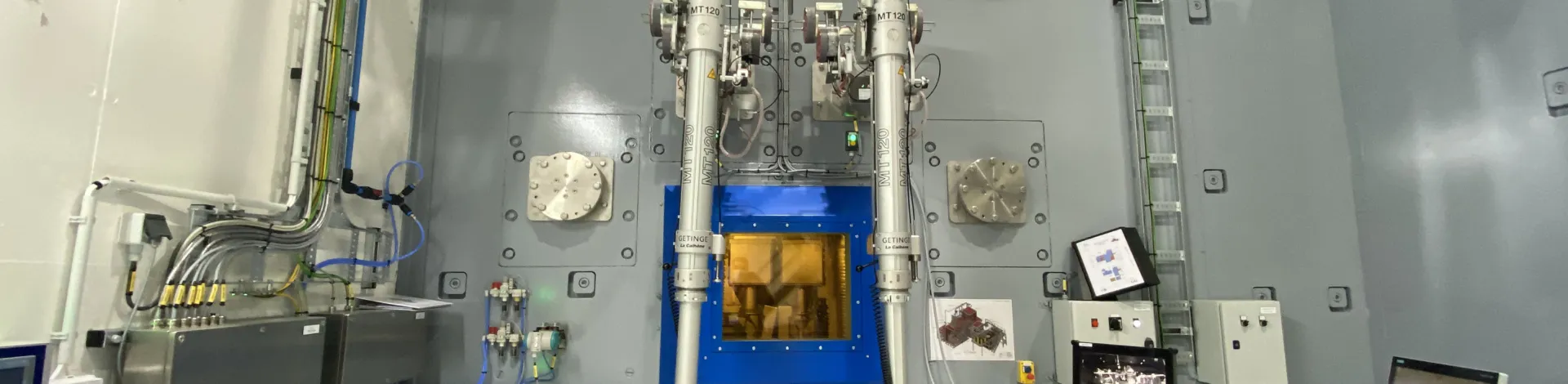 telemanipulatoren en bureau bij WTU NRG Petten gebouwd en ingericht door Delmeco in Goes